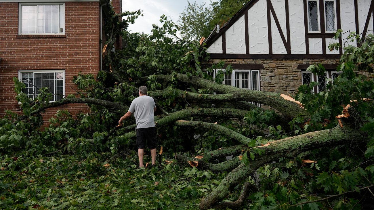 Mal clima en EUA deja muertes y daños por tornados e inundaciones