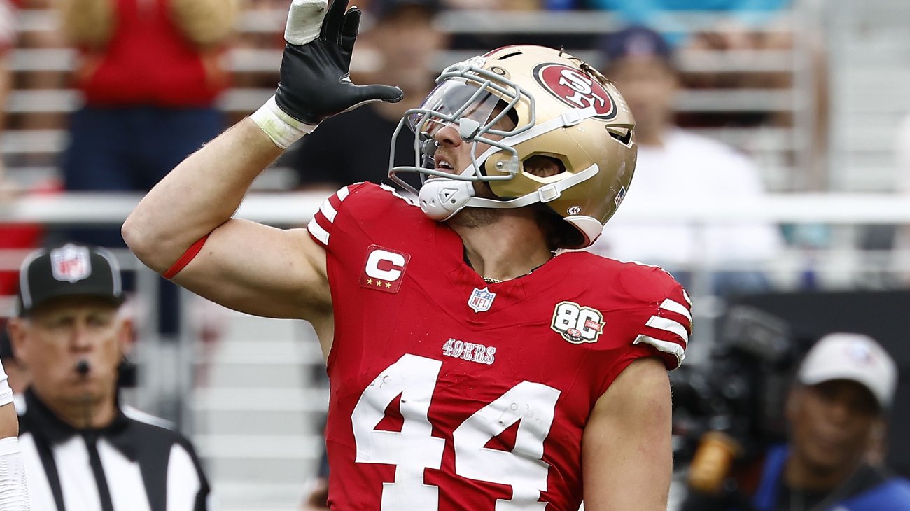 Multa NFL a Juszczyk por simular que bebía una cerveza