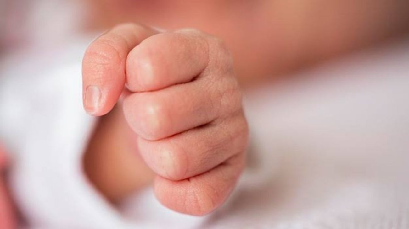 Dejan cuerpo de bebé con golpes en caja de zapatos en CDMX