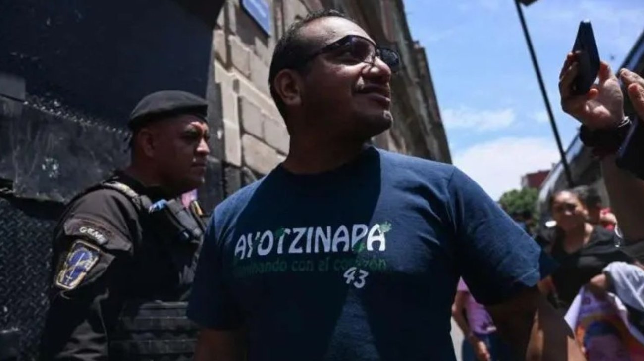 Abogado de familiares en caso Ayotzinapa anuncia su renuncia