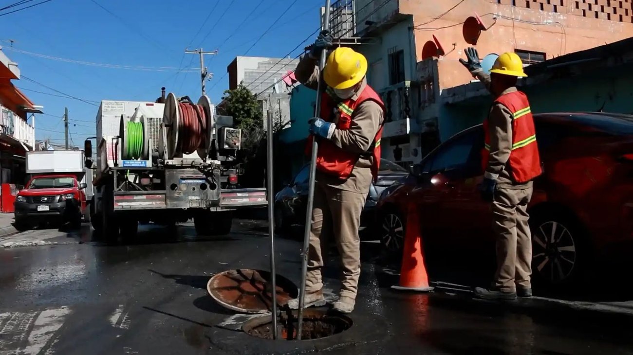 Atiende AyD 26,000 reportes y mejora a drenaje sanitario