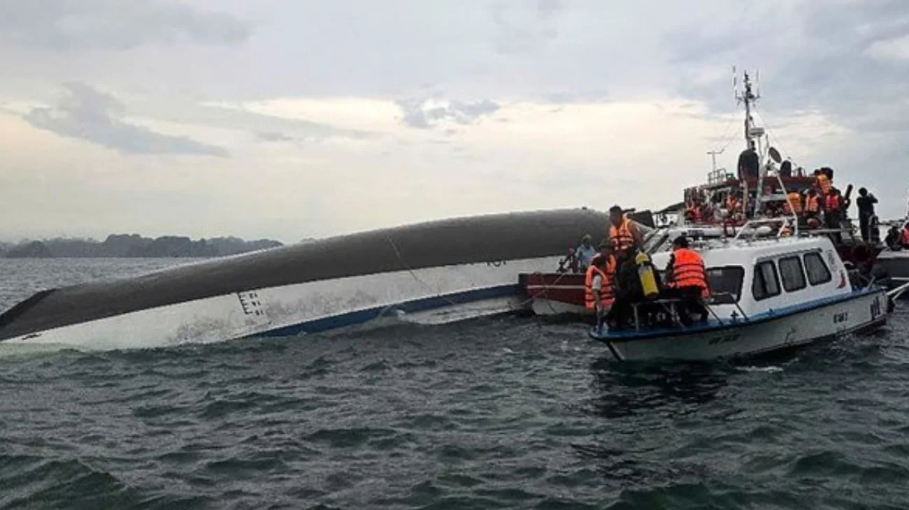 Al menos 28 muertos tras volcar un barco turístico en Vietnam