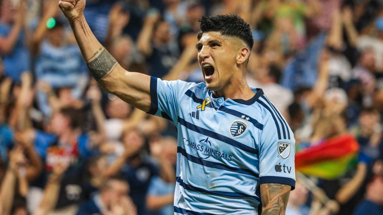 Alan Pulido gana premio 'Espíritu de Superación' de la MLS