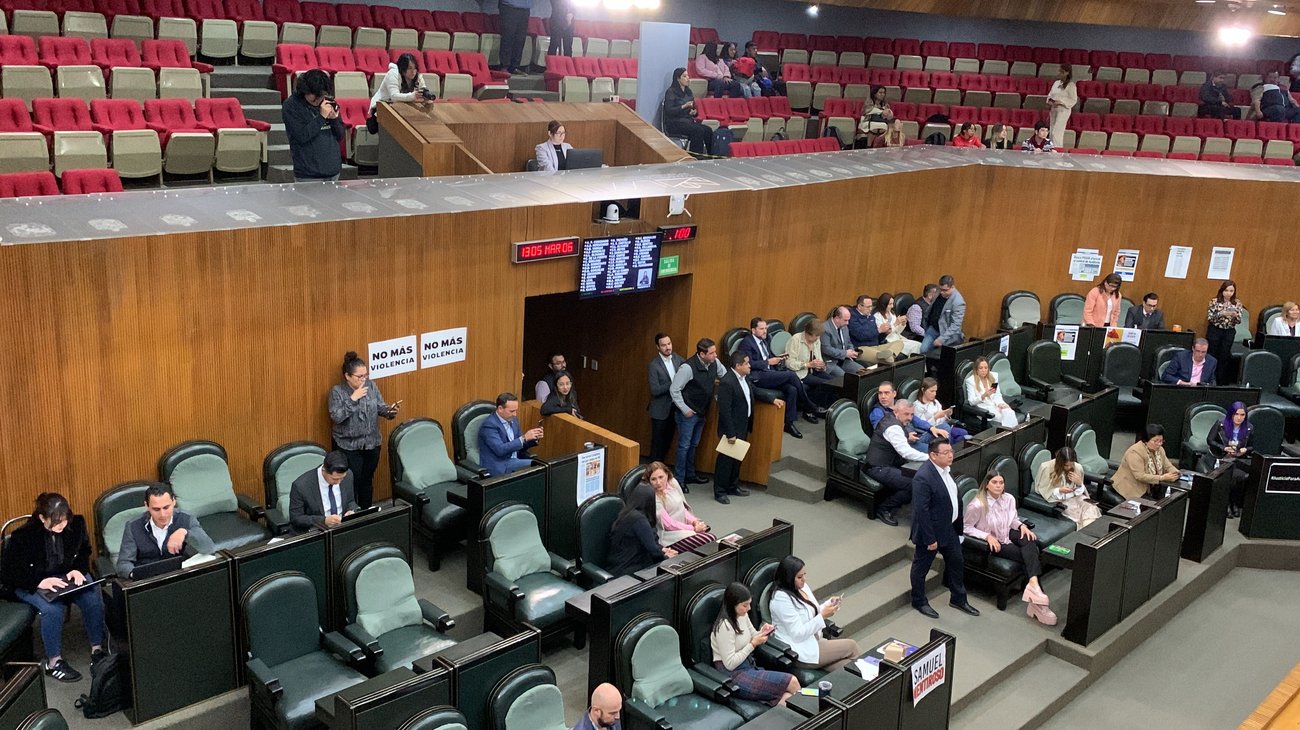 Alhinna no se presenta al Congreso, pero sí envía reformas