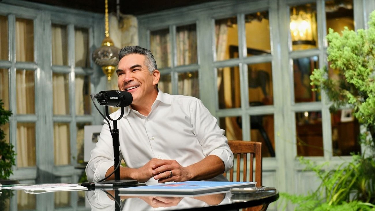 Denuncia Alito Moreno 'persecución política' contra Karina 'N'