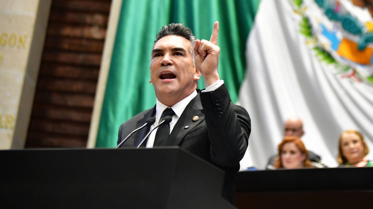 ‘Alito’ Moreno da postura del PRI tras entrega de primer informe