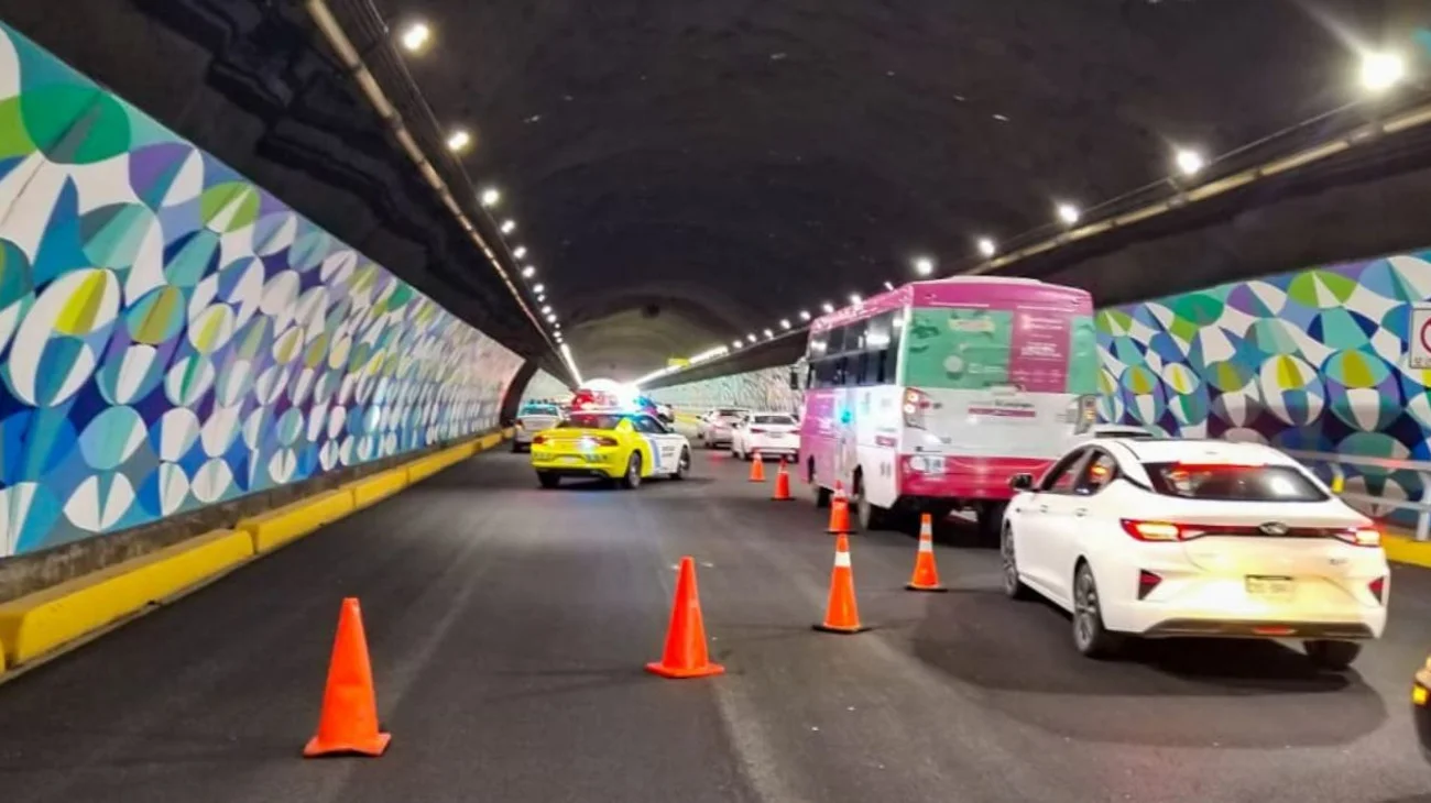 Anuncian_cierre_total_del_Tunel_de_Loma_Larga_tras_caida_de_concreto_02c80c2c03