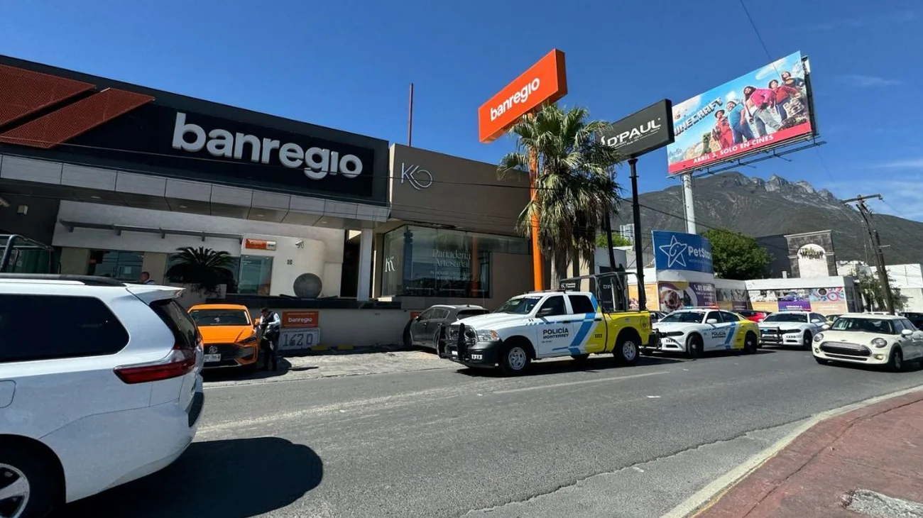 Asaltan_mujer_banco_monterrey_4517c27d8d