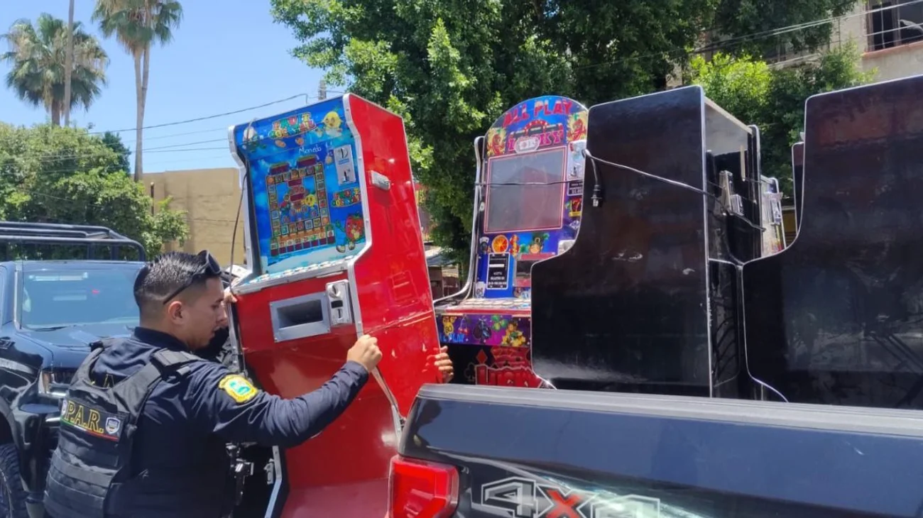 Aseguran 61 máquinas tragamonedas en operativo en Torreón