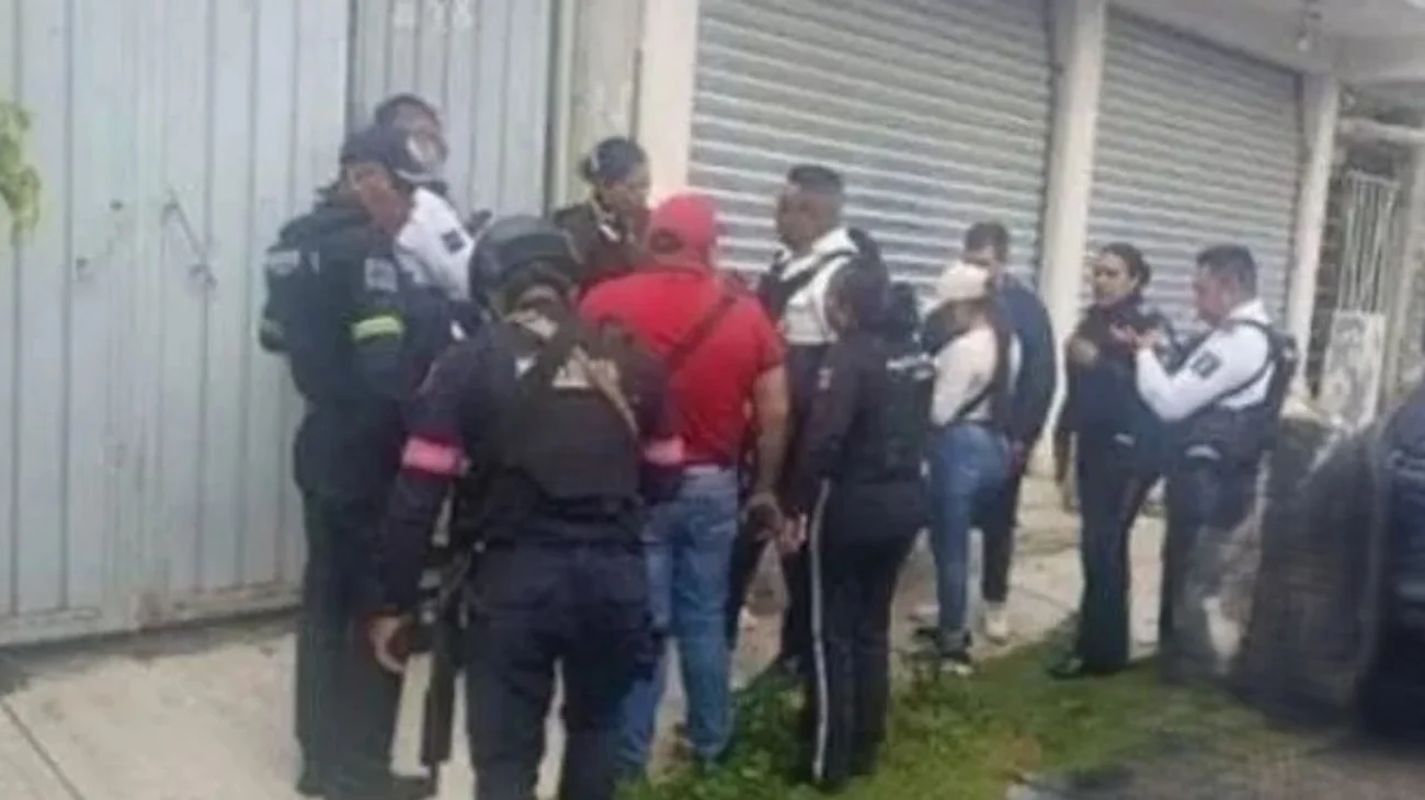 Asesinan a niña y abuelos la encuentran bajo sillón en Edomex