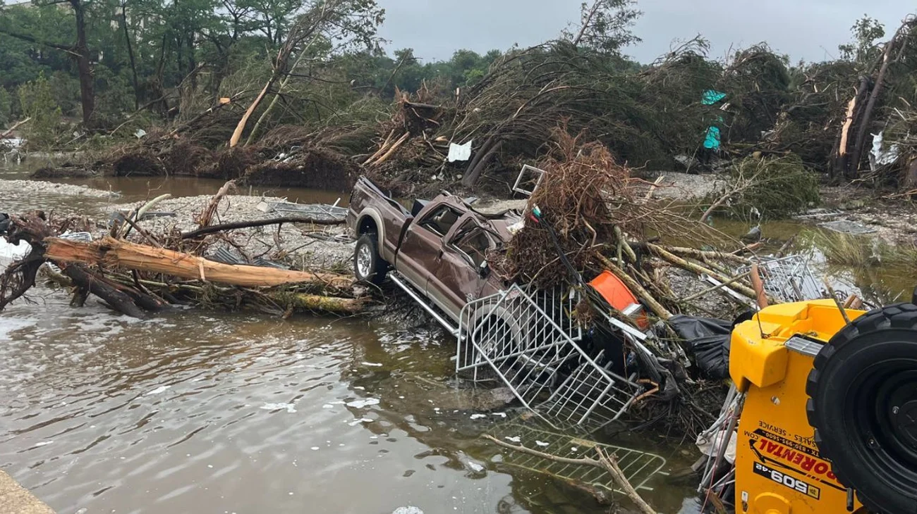 Aumenta a 104 el número de muertos por inundaciones en Texas
