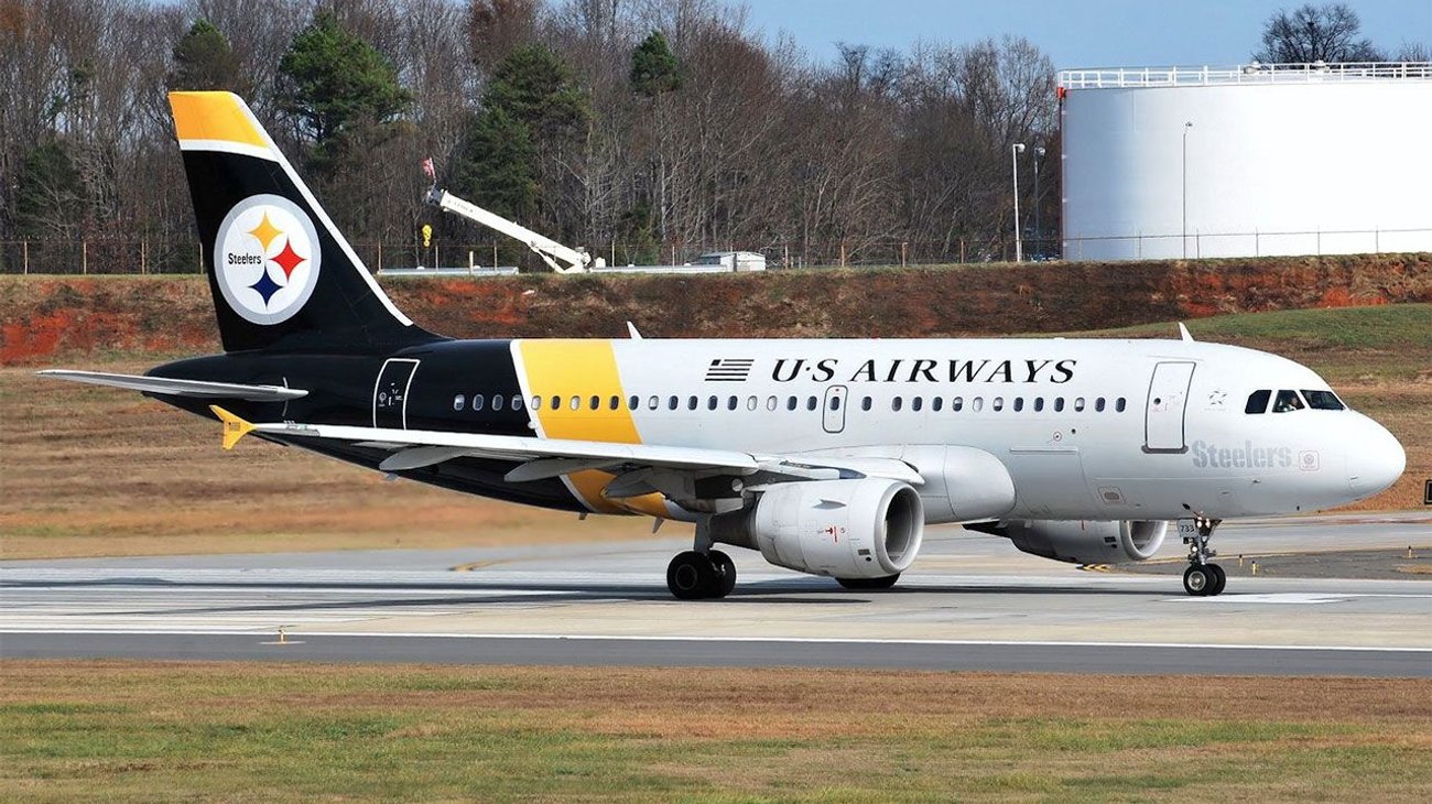 El avión de los Steelers realiza un aterrizaje de emergencia