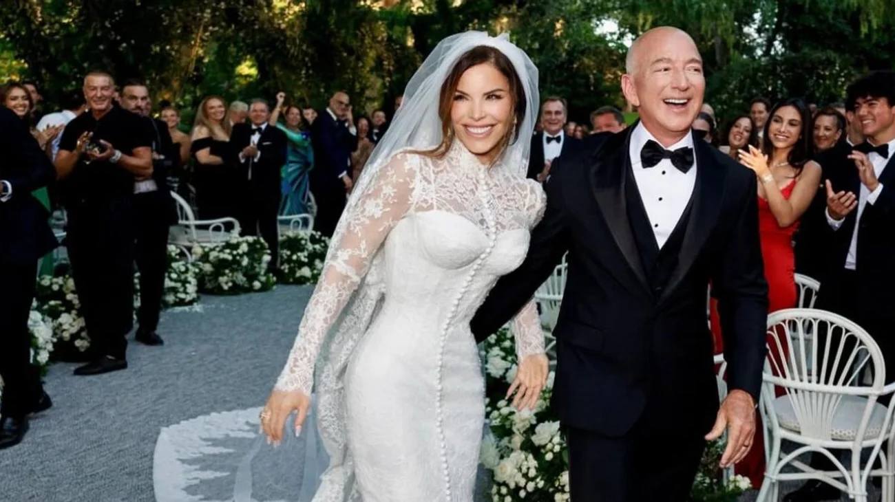 Bezos y Sánchez concluyen sus tres días de boda en isla