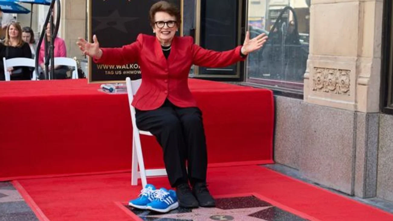 Es Billie King primera mujer atleta con estrella en Hollywood