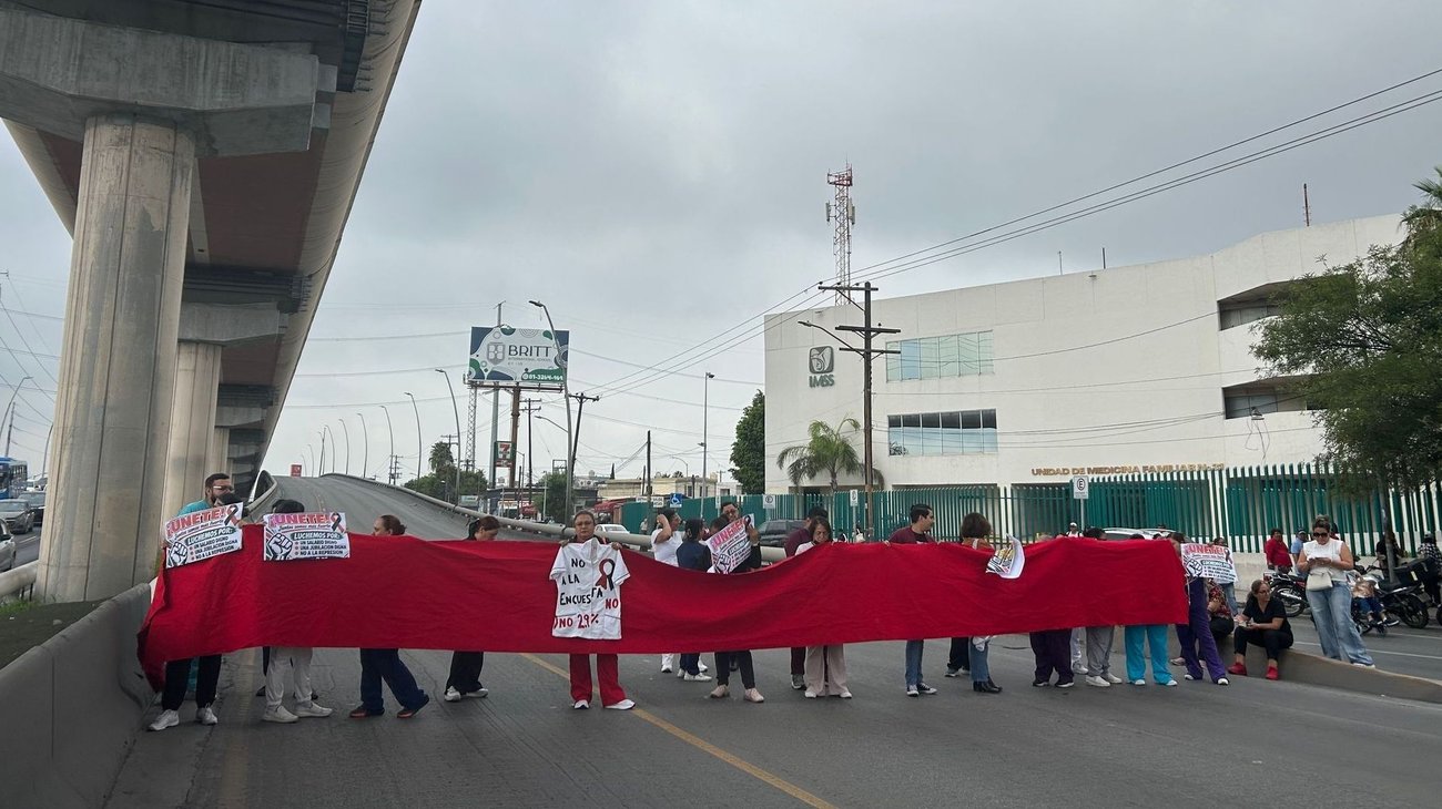 Arrecian las protestas de trabajadores del IMSS