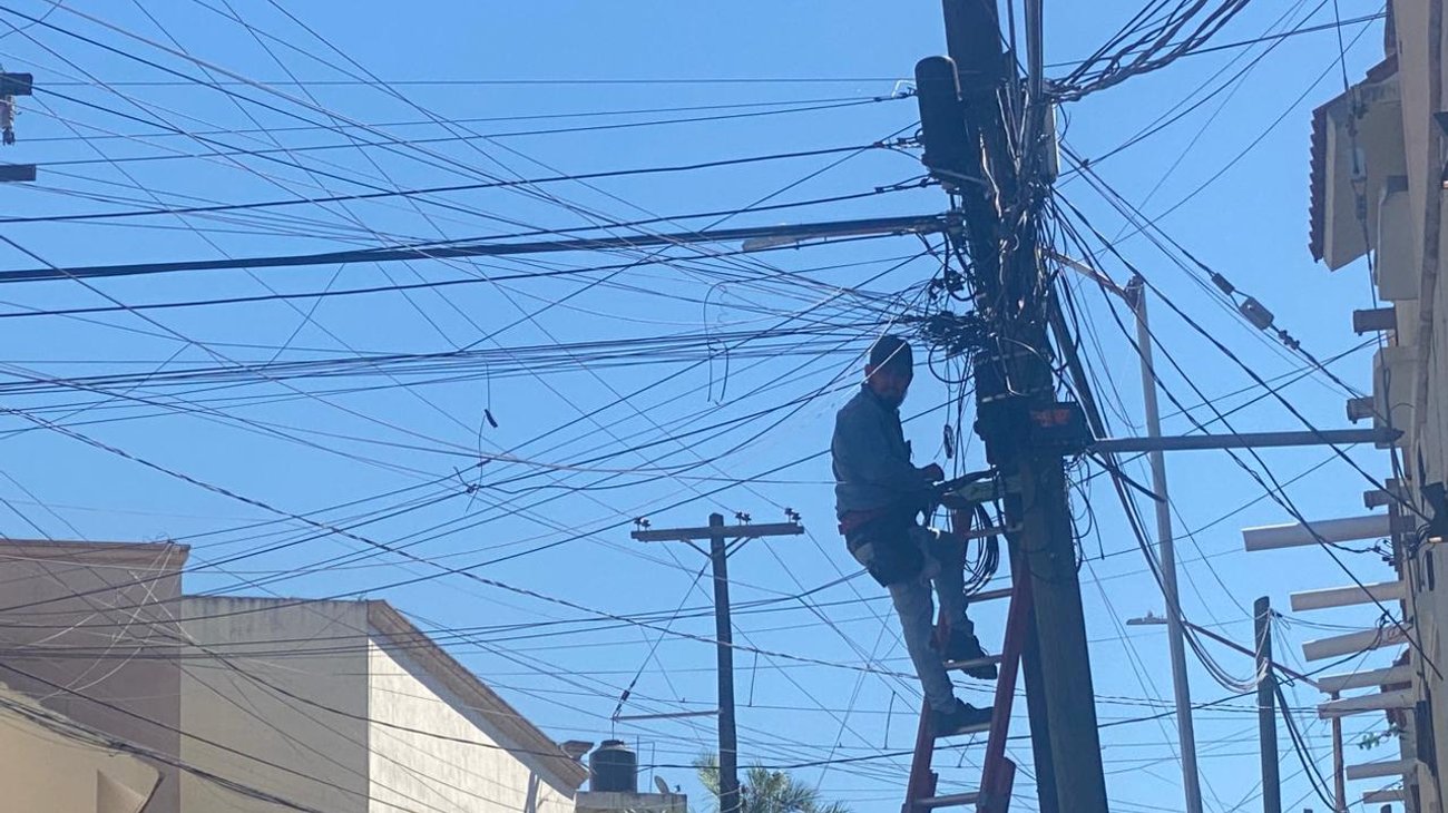 Avanza Monterrey con retiro de cableado en desuso