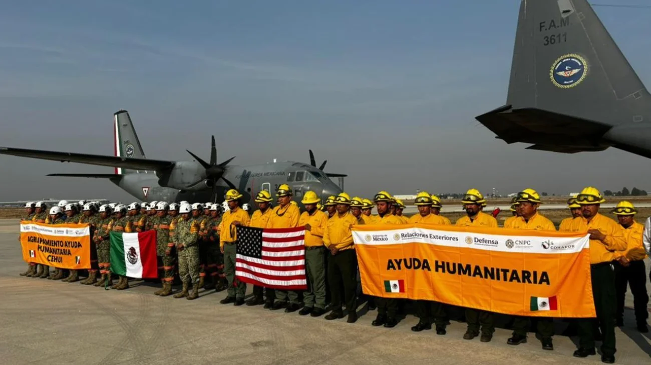 Regresan a México bomberos que combatieron el fuego de California