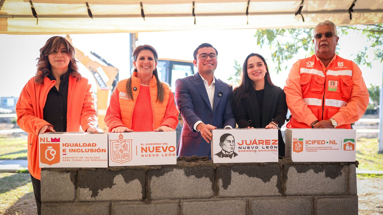 COLOCAN_PRIMERA_PIEDRA_CENTRO_COMUNITARIO_JU_REZ_4_b03d14fc20