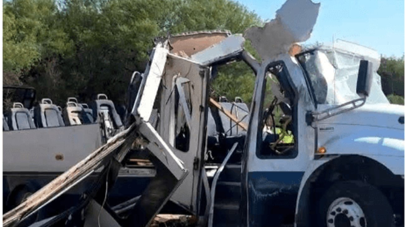 Se registra aparatoso accidente en municipio de Padilla