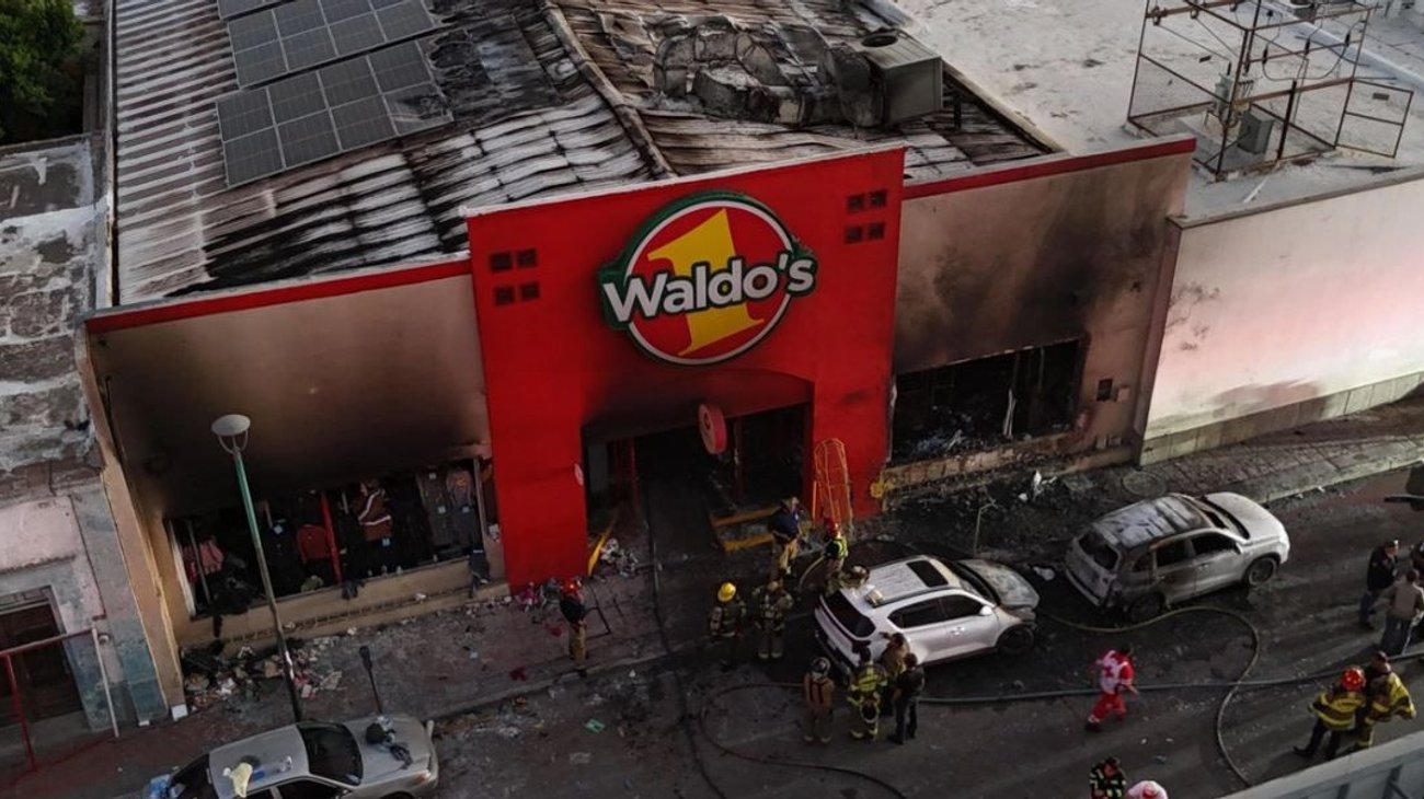 Vinculan a proceso a responsables de incendio en Waldo’s Sonora