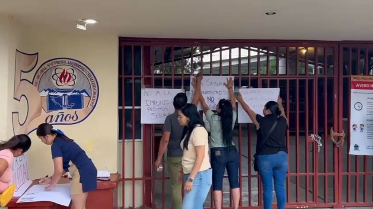 Padres cierran secundaria general No 2 en Victoria, Tamaulipas