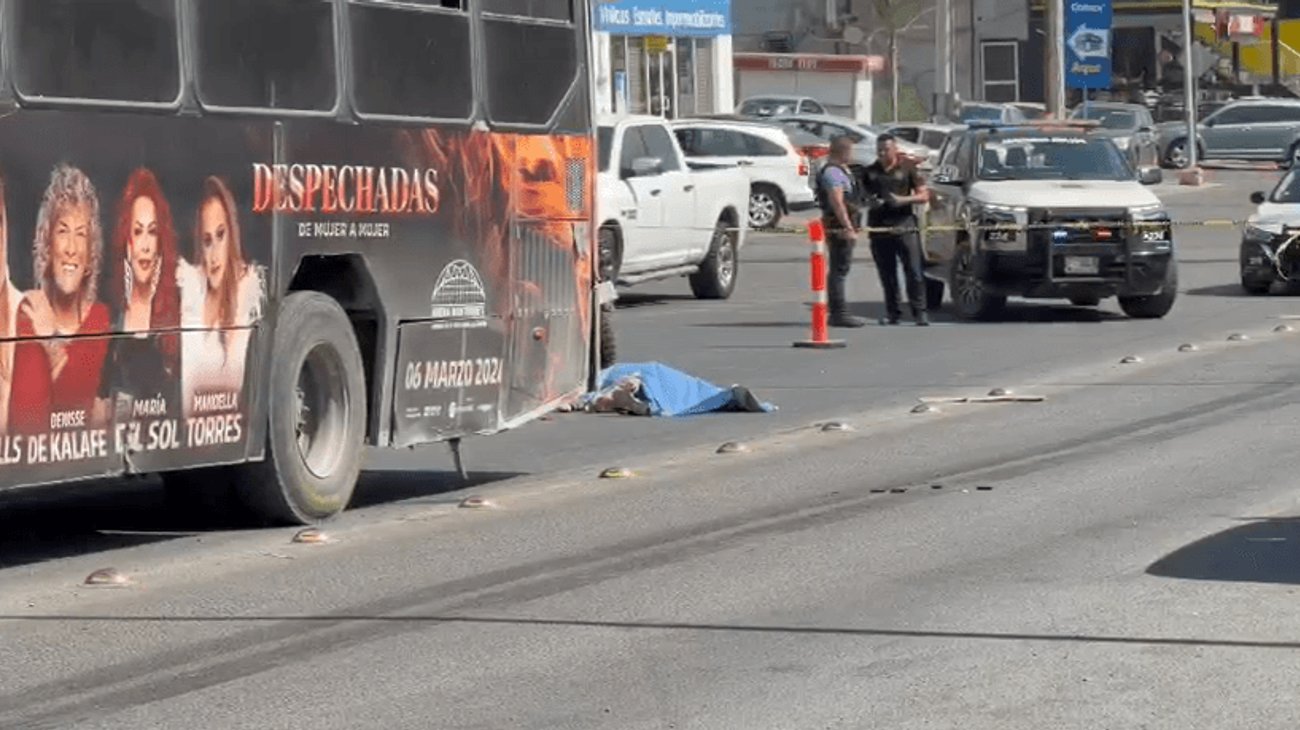 Fallece joven en choque entre motocicleta y camión 