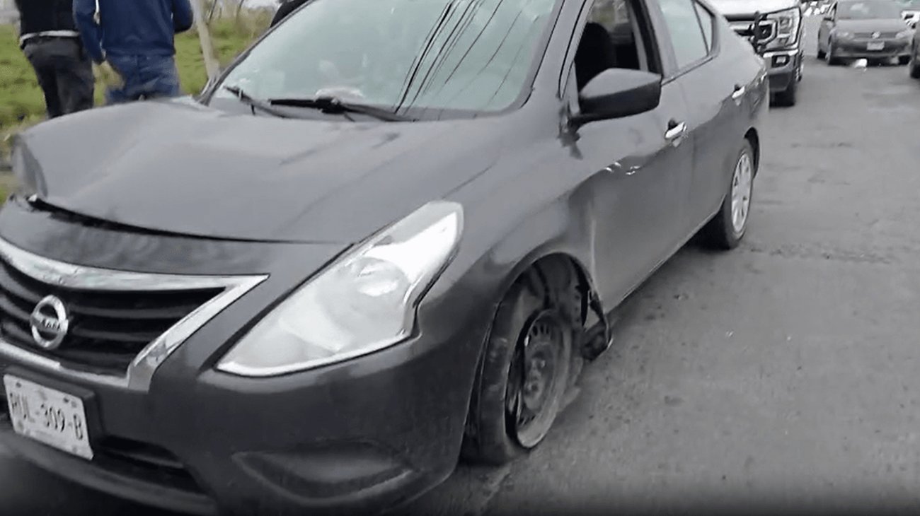 Se distrae y choca automóvil en carretera libre a Nuevo Laredo