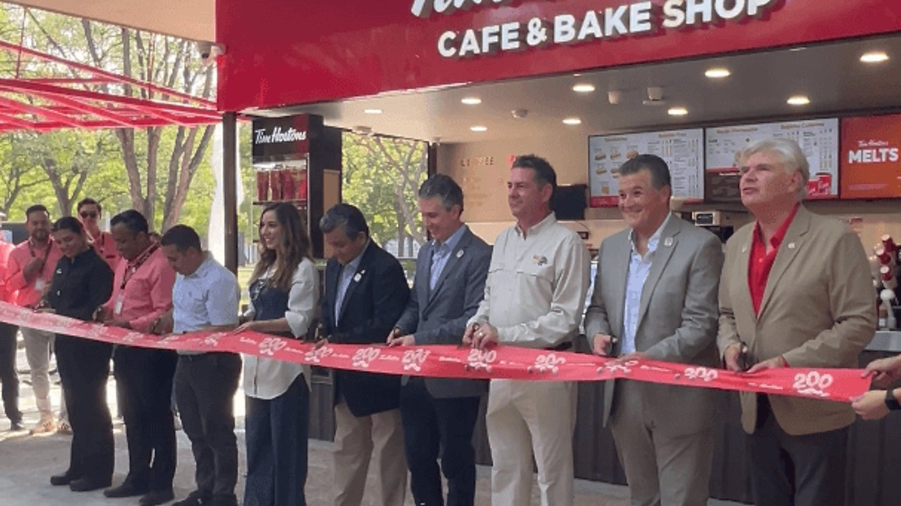 Tim Hortons inaugura sucursal 200 en Parque Fundidora 