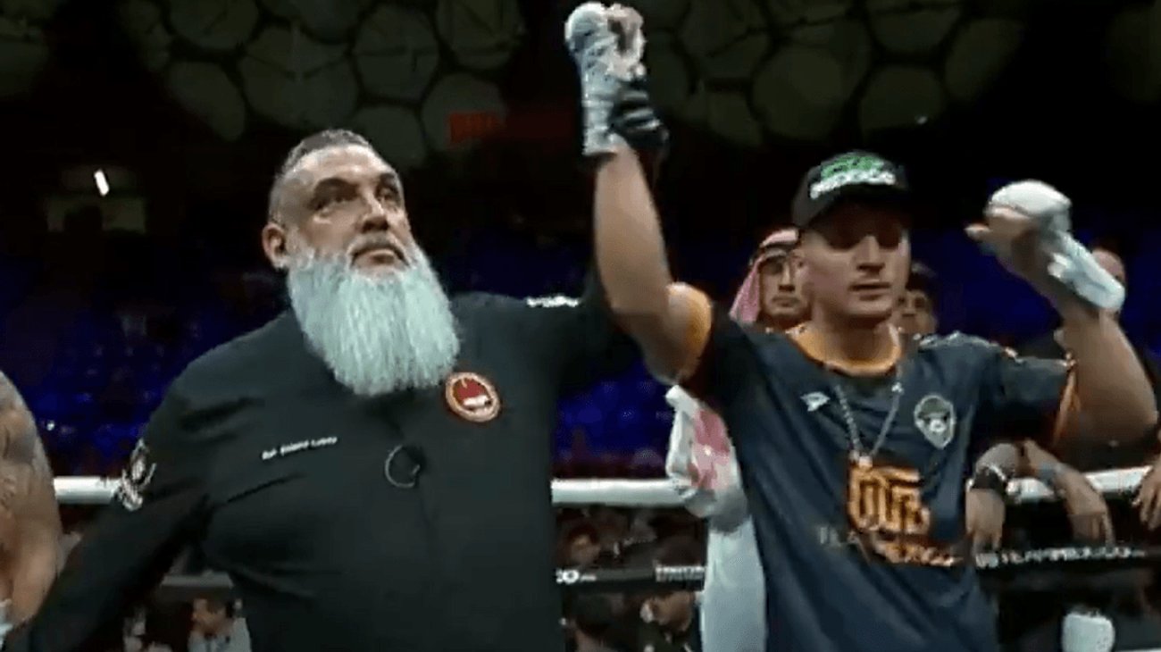Marco Verde vence por nocaut técnico a David Camacho
