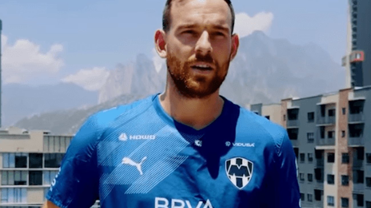Vincent Janssen vuelve a Monterrey para ver partido mundialista