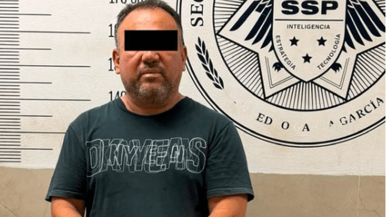 Aseguran 47 tarjetas bancarias a taxista en San Pedro