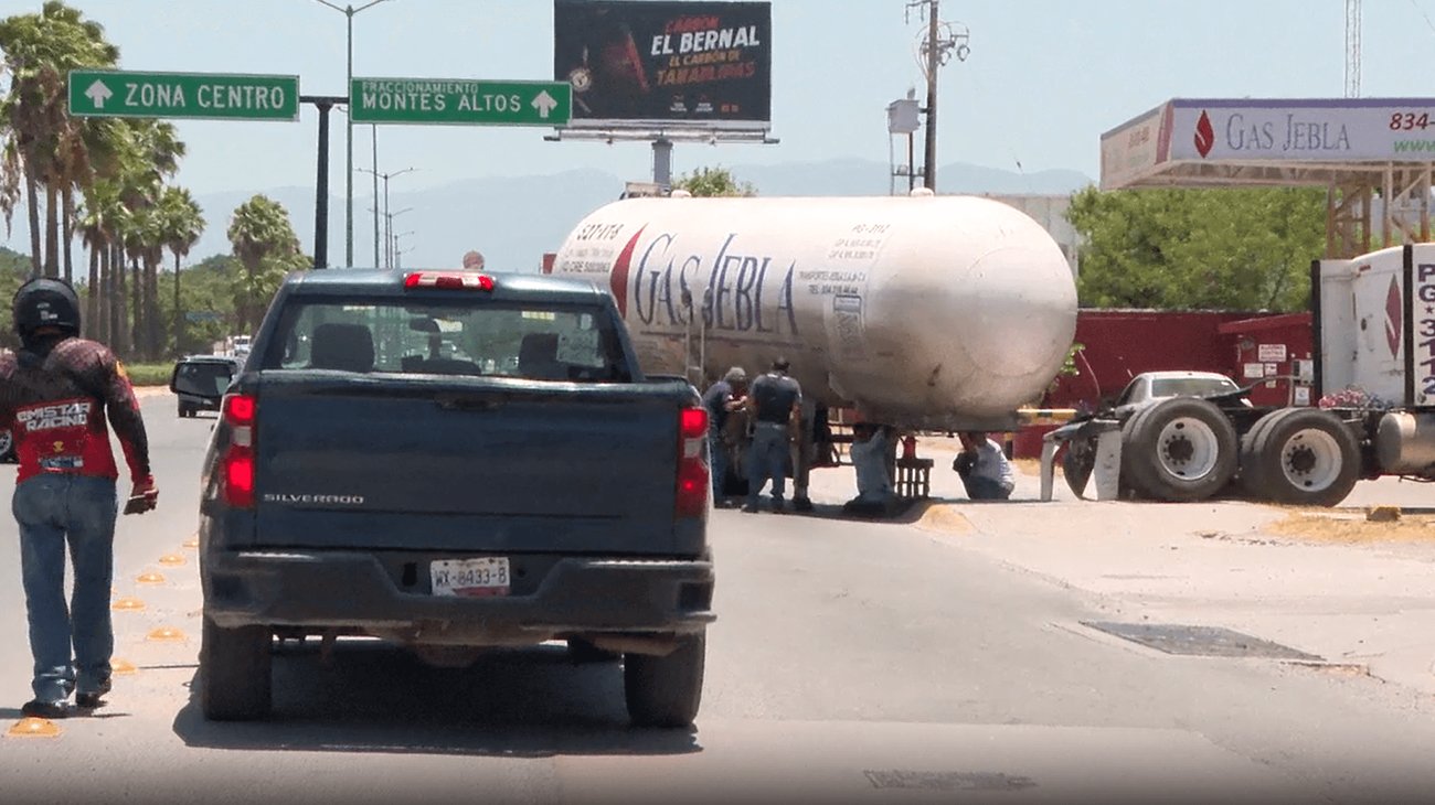 Se desprende tanque de pipa de gas LP en Ciudad Victoria