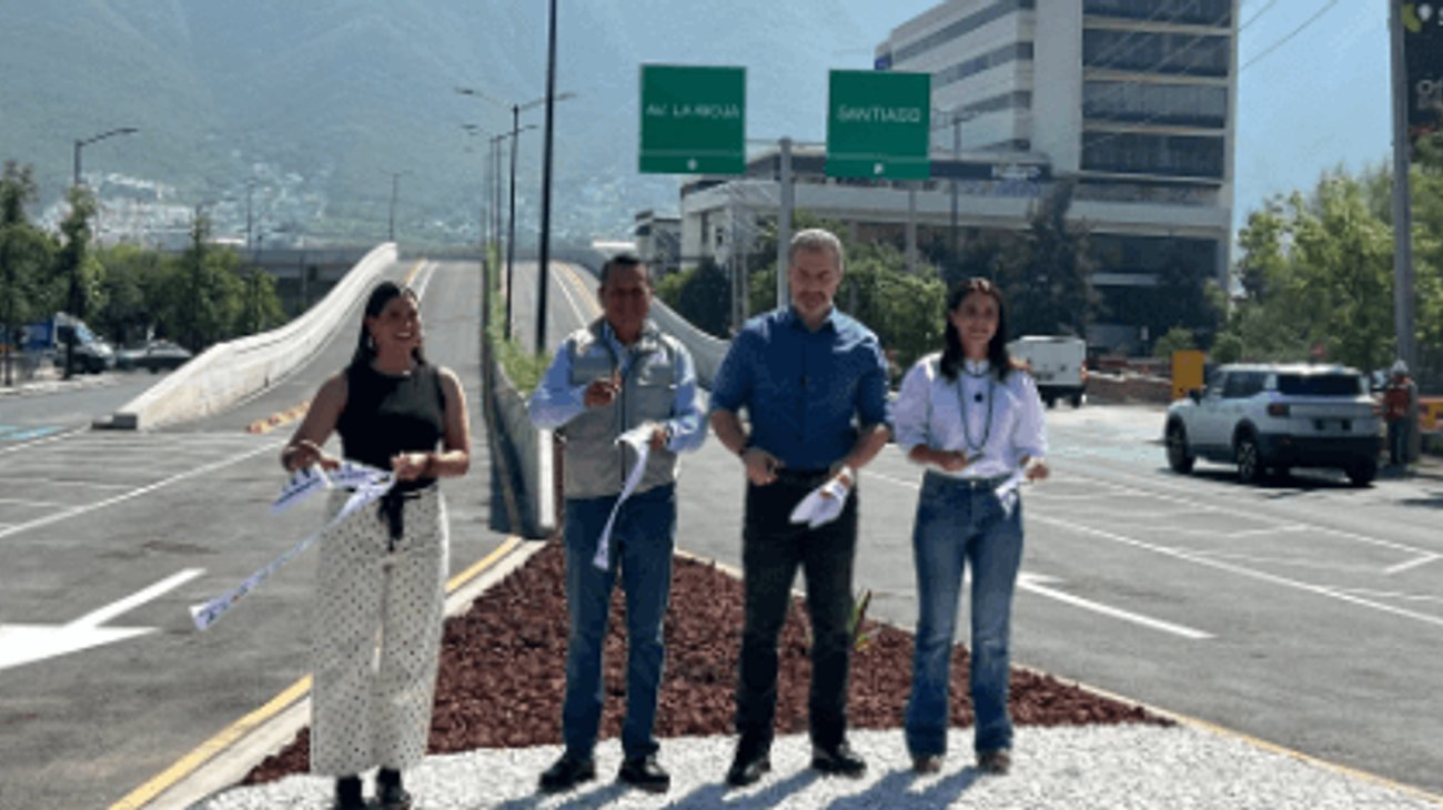 Adrián de la Garza inaugura obras viales en El Huajuco