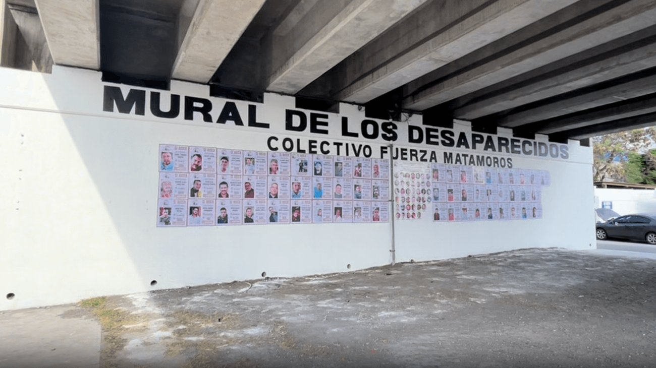 Mural reúne más de 60 rostros de desaparecidos en Matamoros