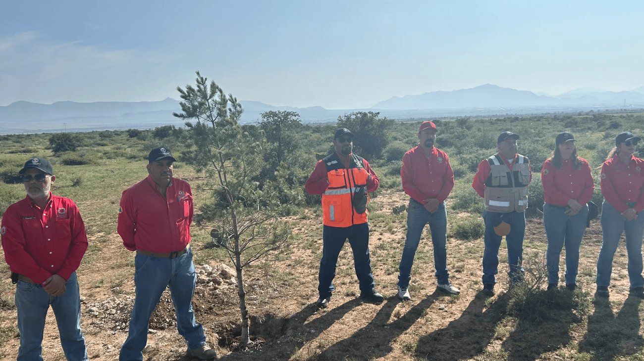 Coahuila reforesta ejido Chapula con mil árboles