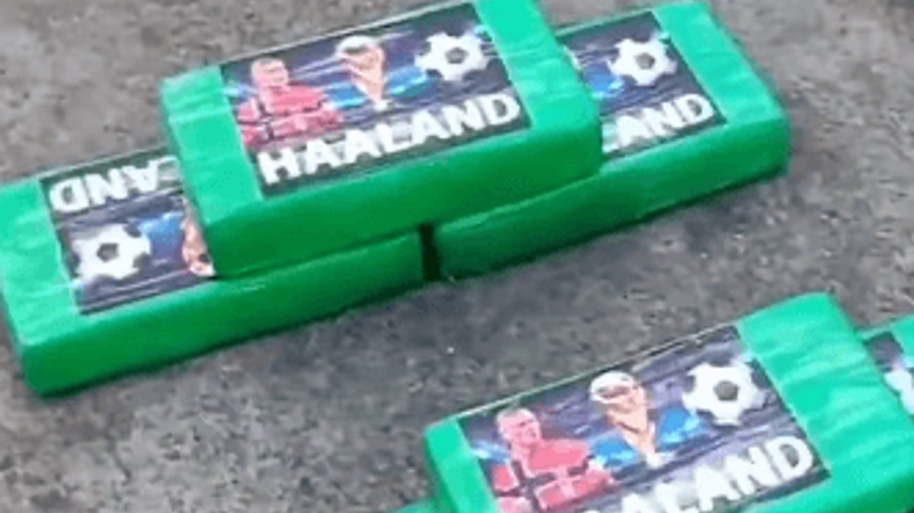 Decomisan 469 kilos de cocaína con imagen de Haaland en Ecuador