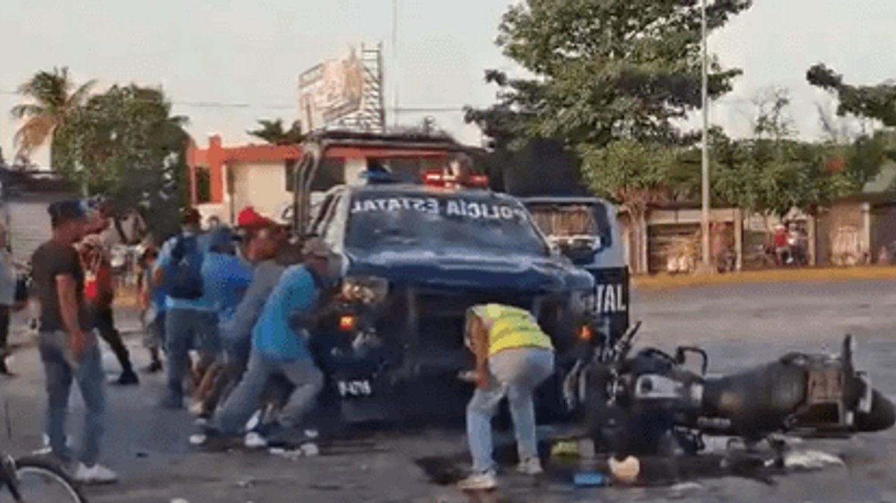 Incendian unidades policiales por accidente fatal en Veracruz