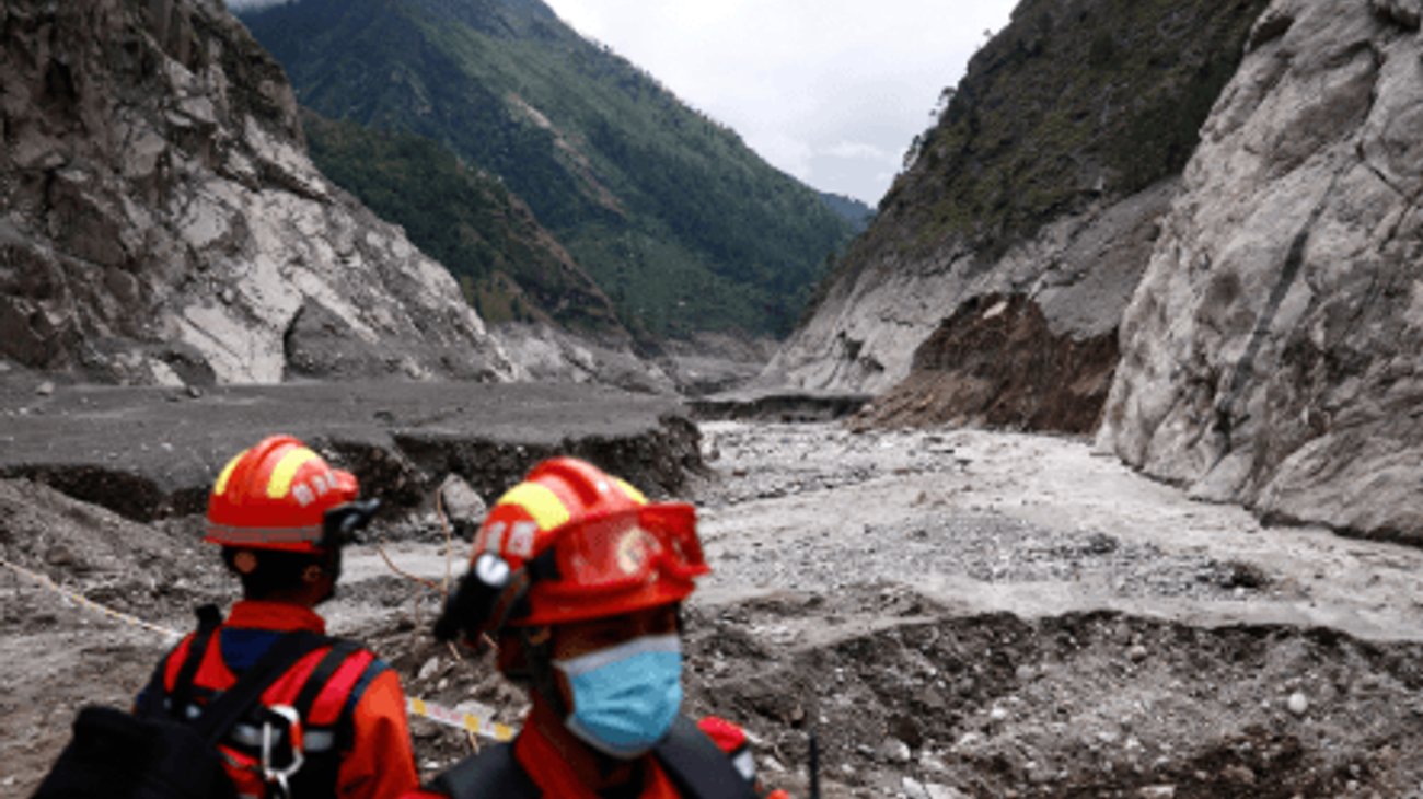 Nepal y Tíbet suman 1,384 muertos por inundaciones