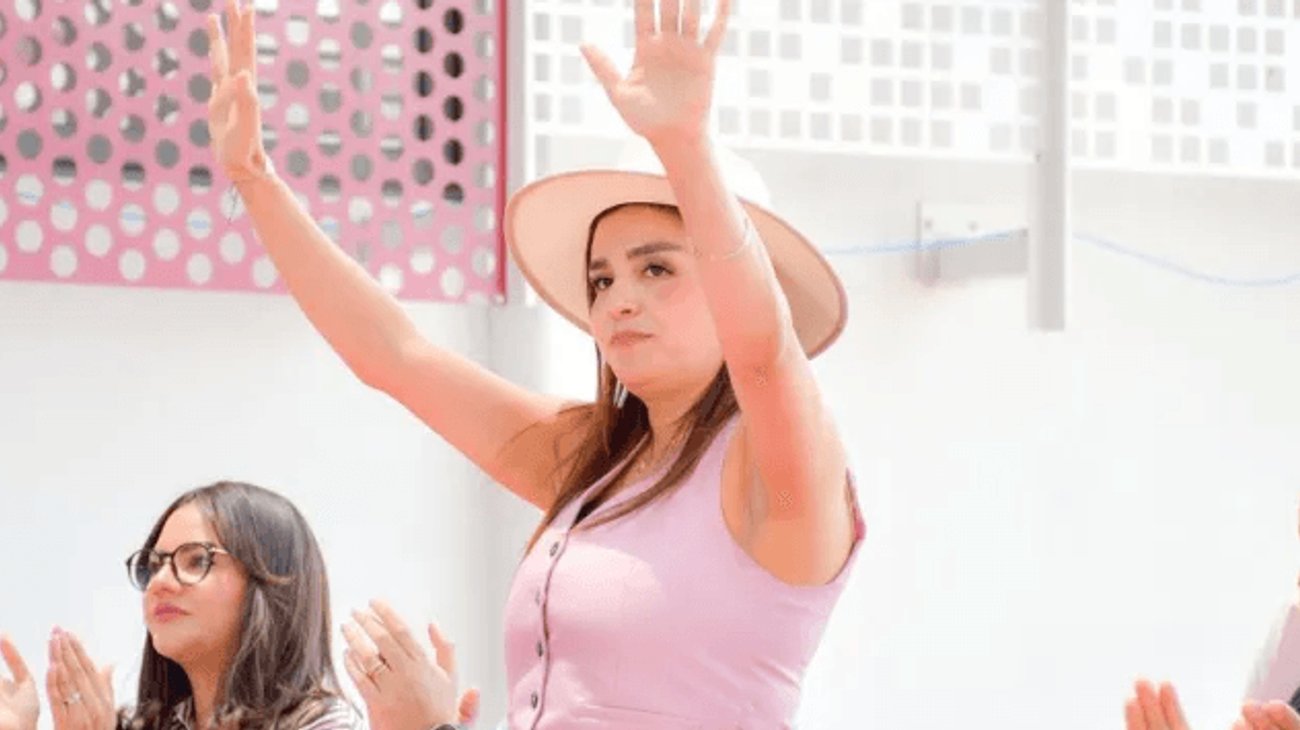 Piden que Grecia Quiroz entregue teléfonos de Carlos Manzo