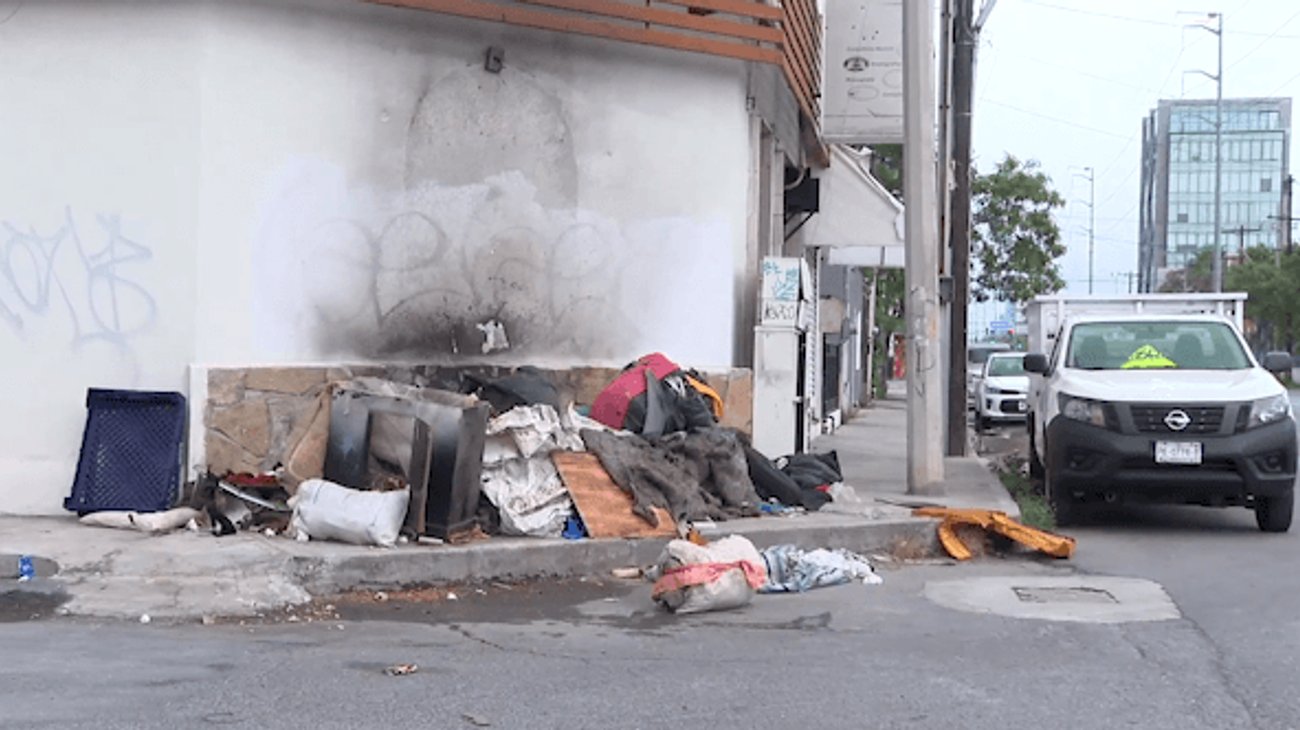 Reportan acumulación de basura en calles de la colonia 15 de mayo