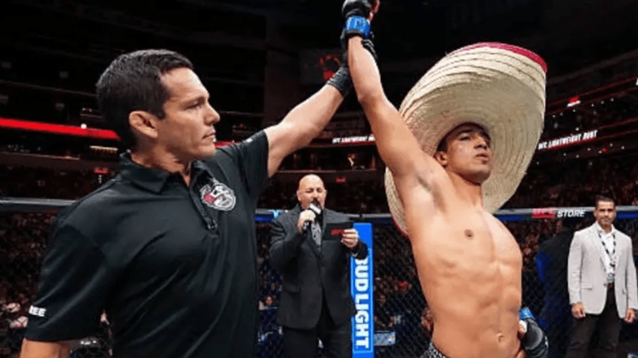 Mexicano Cristian Pérez debuta en UFC con KO en 27 segundos