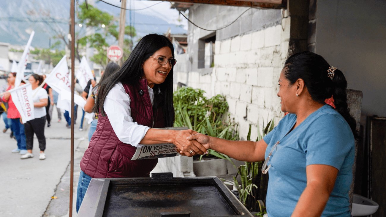 Elizabeth Galicia dialoga con mujeres de Santa Catarina