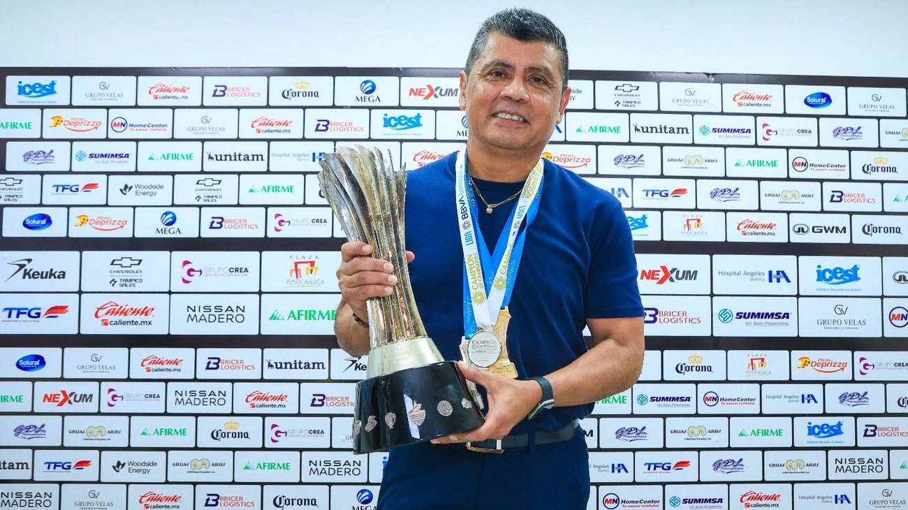 'Chima' Ruiz deja el banquillo de la Jaiba Brava