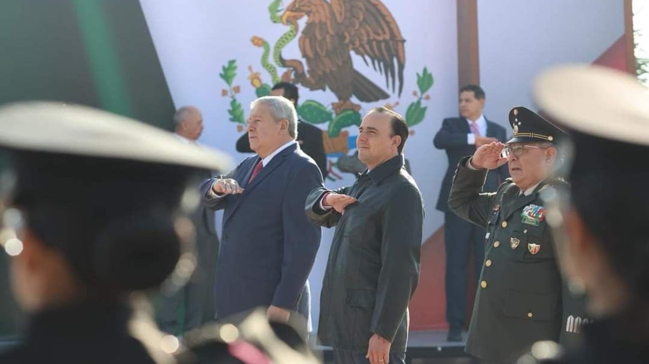 Autoridades conmemoran en Coahuila el día de la Bandera