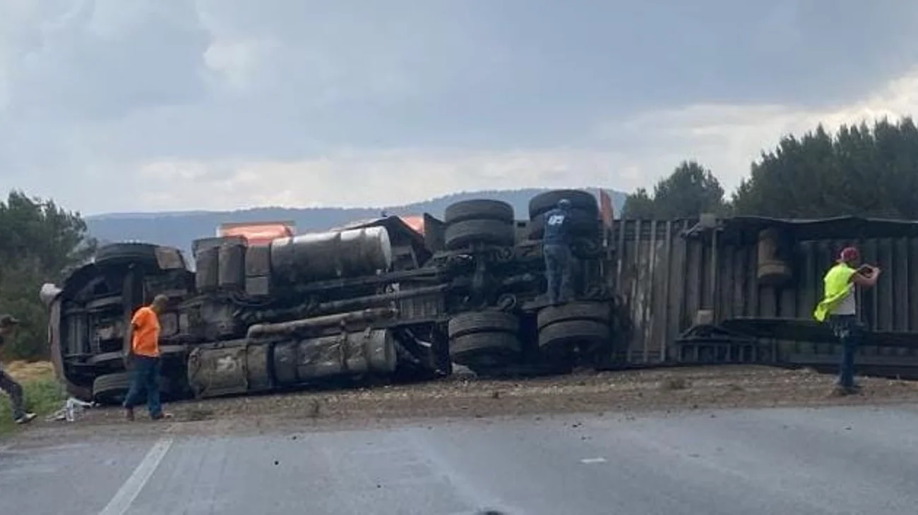 Colapsa_trafico_en_Carretera_57_por_multiples_accidentes_viales_4365dab902