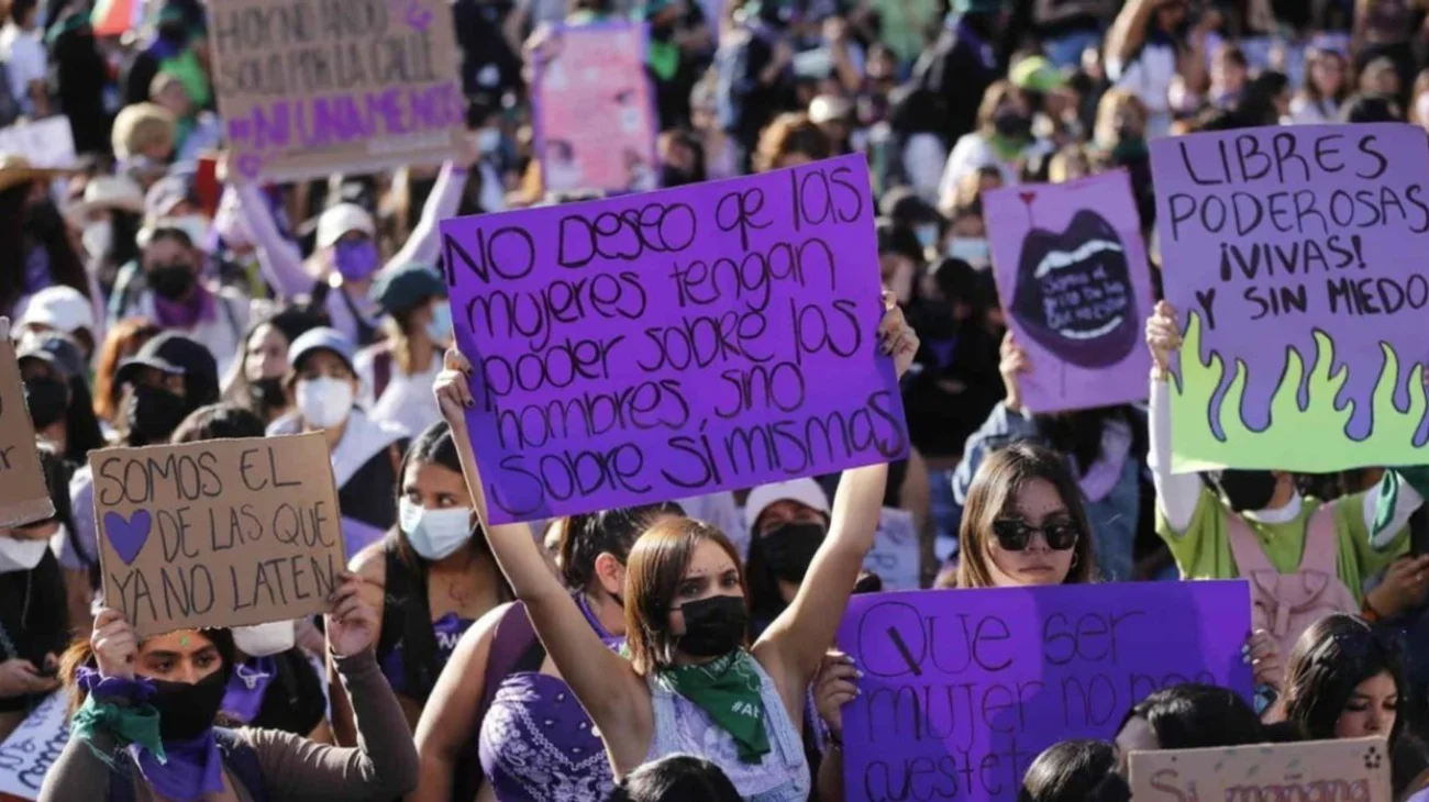 Marcha del 8M, los colores como símbolos de lucha y esperanza
