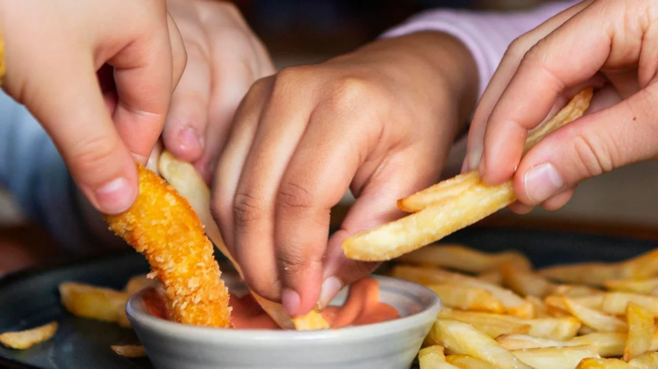 ¿Cómo afecta la alimentación de los niños en vacaciones?