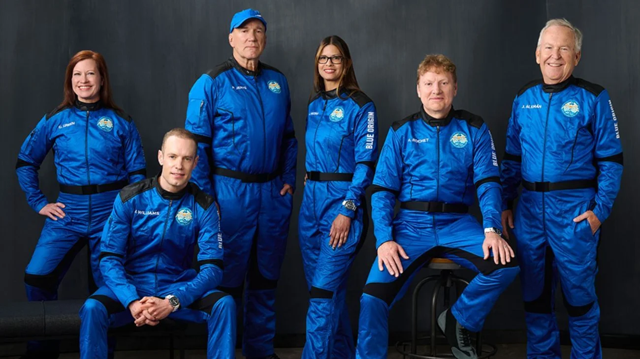 Completa Blue Origin con éxito su vuelo espacial tripulado