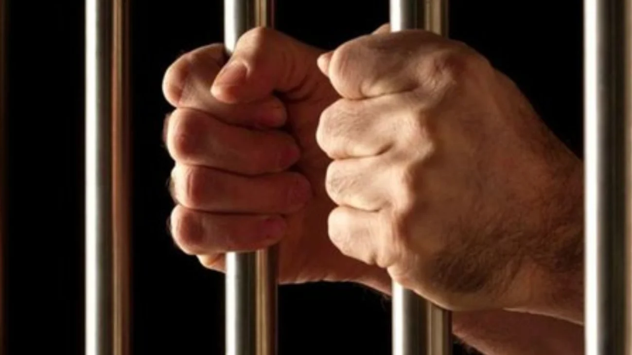 Condenan a 10 años de prisión a hombre por transportar droga