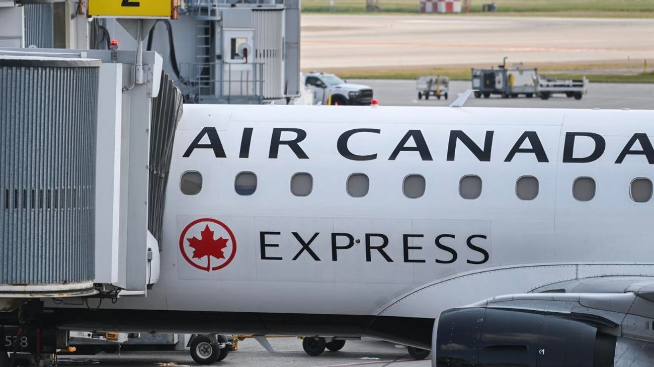 Continua sin operar Air Canada por huelga de auxiliares de vuelo